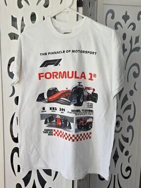 Formula 1 Racing Graphic Tee White Mens M NWOT F1 Pinnacle of Motorsport Shirt